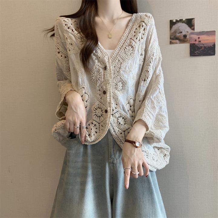 新款V领钩花镂空七分袖开衫胖mm显瘦外搭上衣