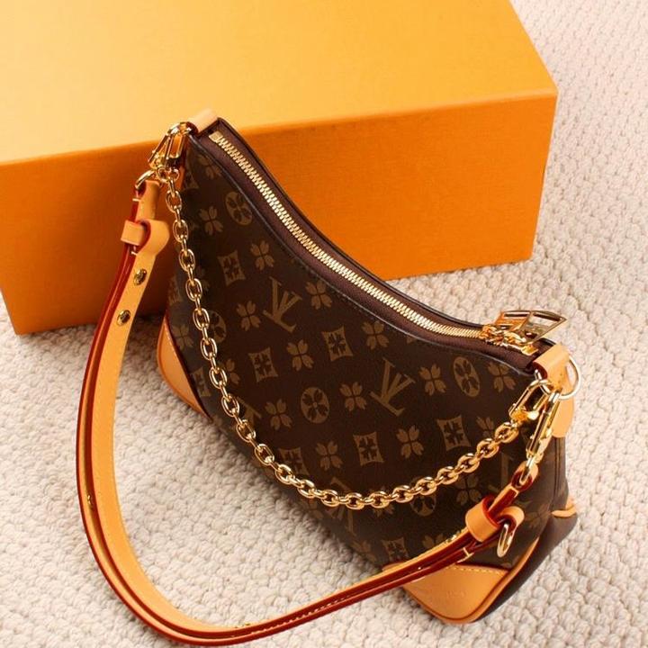 香港品牌女款爆款2025新款网红时尚百搭女气质单肩包包中号托特包