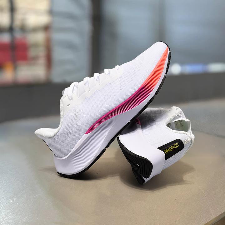 男鞋春秋透气网面跑步鞋男鞋飞马专业马拉松跑步鞋轻减震运动鞋女