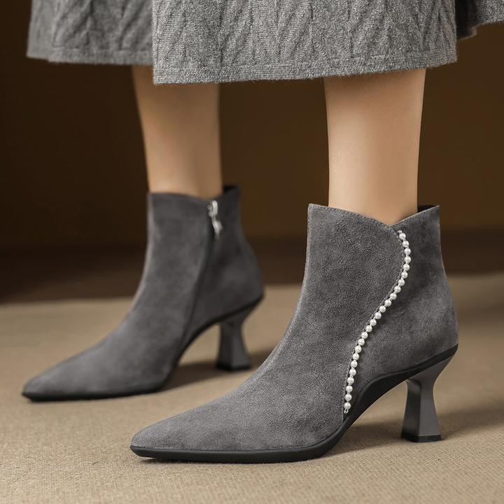 法式复古尖头高跟时装短靴女2025秋冬新款气质真皮翻皮珍珠及踝靴