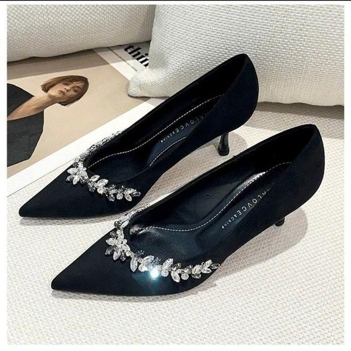 气质水钻黑色职业高跟鞋女中跟2024秋冬新款尖头浅口工作细跟单鞋