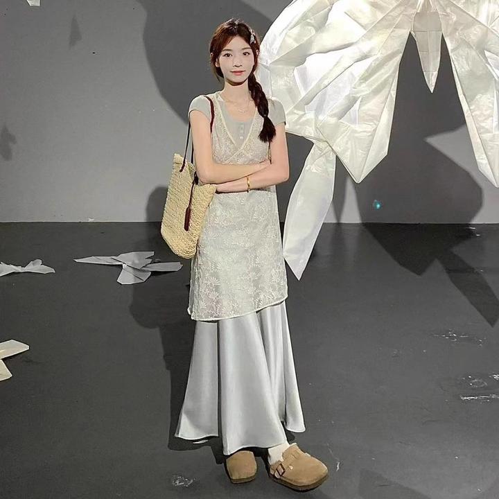 韩系甜美正肩短袖t恤女夏季V领罩衫修身显瘦小衫宽松半身裙三件套