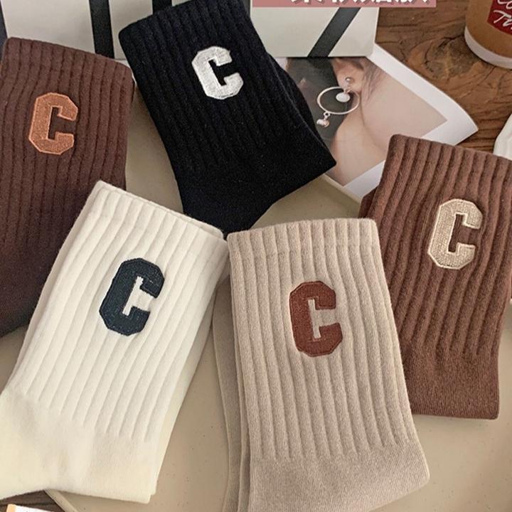 袜子女秋冬爆款中筒潮流C字母长筒袜袜子女ins潮百搭透气女运动袜