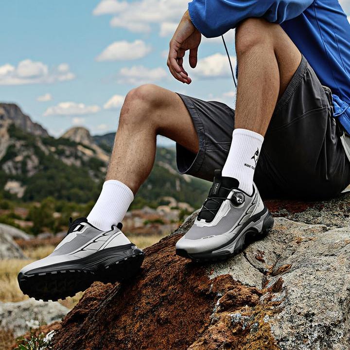 男鞋2025低帮防滑网面透气户外舒适耐磨鞋旋转纽扣运动鞋男款球鞋