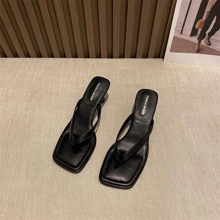 白色人字拖鞋女夏季2025年新款方头粗跟鞋子女中跟时尚夹脚趾凉拖