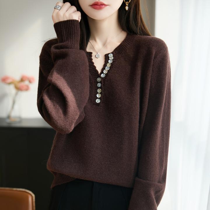 大码遮肚子V领彩扣针织打底衫女装秋冬新款100纯羊毛胖mm宽松毛衣