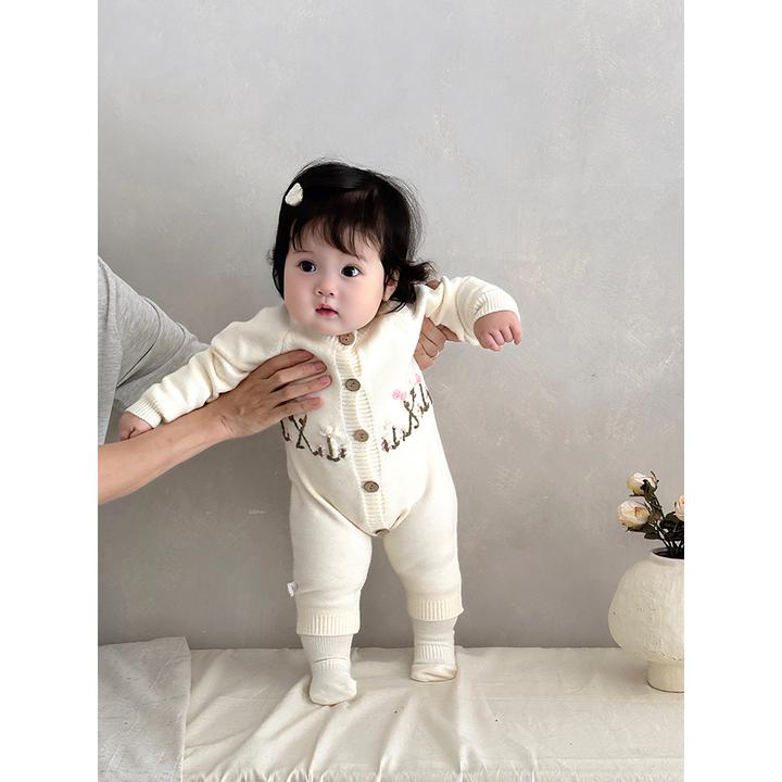 新生婴儿外出服秋季洋气宝宝针织连体哈衣超萌满月百天爬服