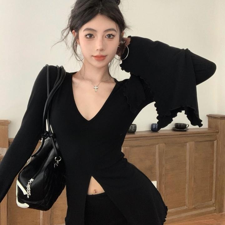 2025秋季新款莫代尔美式辣妹风修身显瘦喇叭袖V领开叉黑色上衣