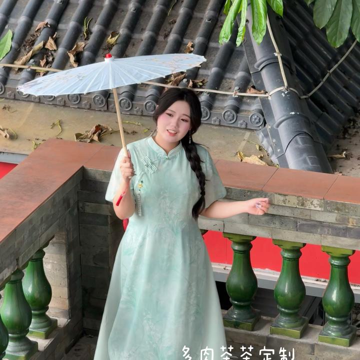 码加加51282大码旗袍假两件绿色显白新中式旗袍连衣裙清新雅致