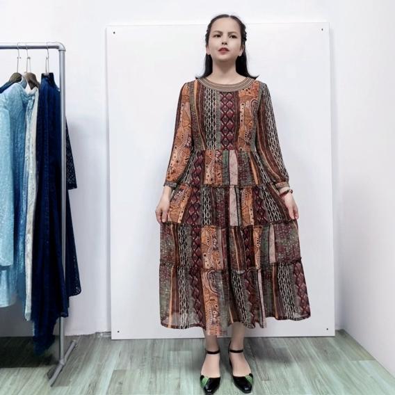 春夏桂系圆领九分袖淑女风优雅气质修身碎花雪纺拼接大摆连衣长裙