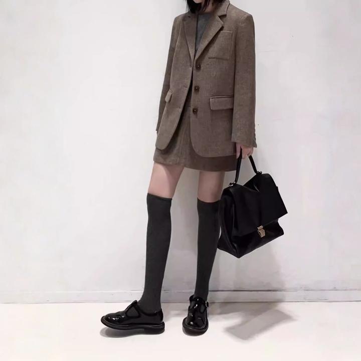 简约毛呢西装套装女2025冬装新款气质高级感呢子外套半身裙两件套