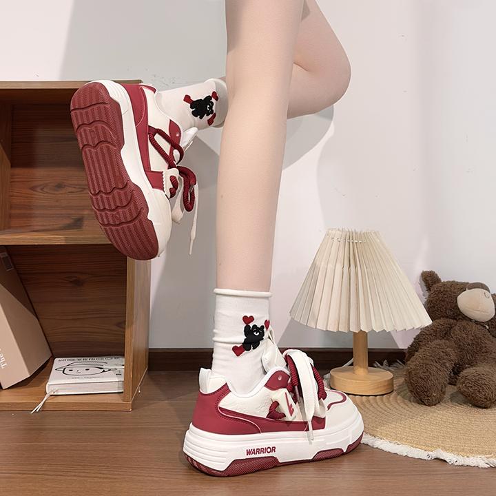 回力酒红板鞋女2026新款过年穿喜庆百搭鞋子厚底复古休闲韩版板鞋