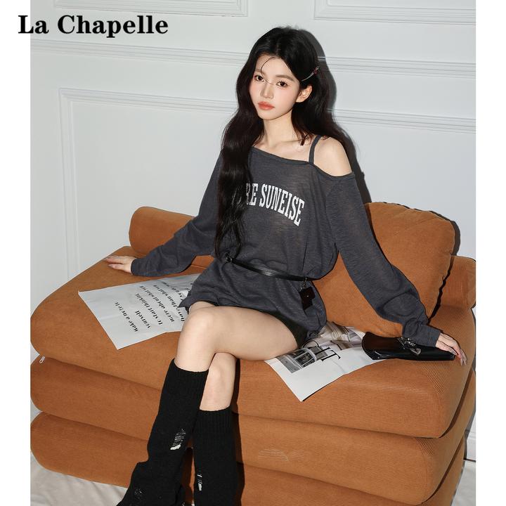 拉夏贝尔字母印花灰色斜肩防晒罩衫女2025早秋设计感长袖T恤上衣