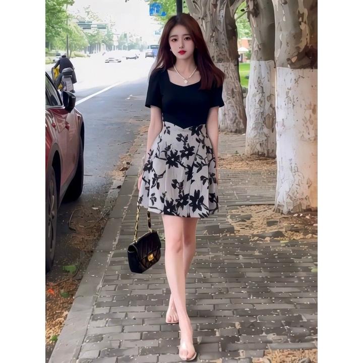 法式复古风赫本气质短裙小众设计显瘦收腰青年名媛拼接印花