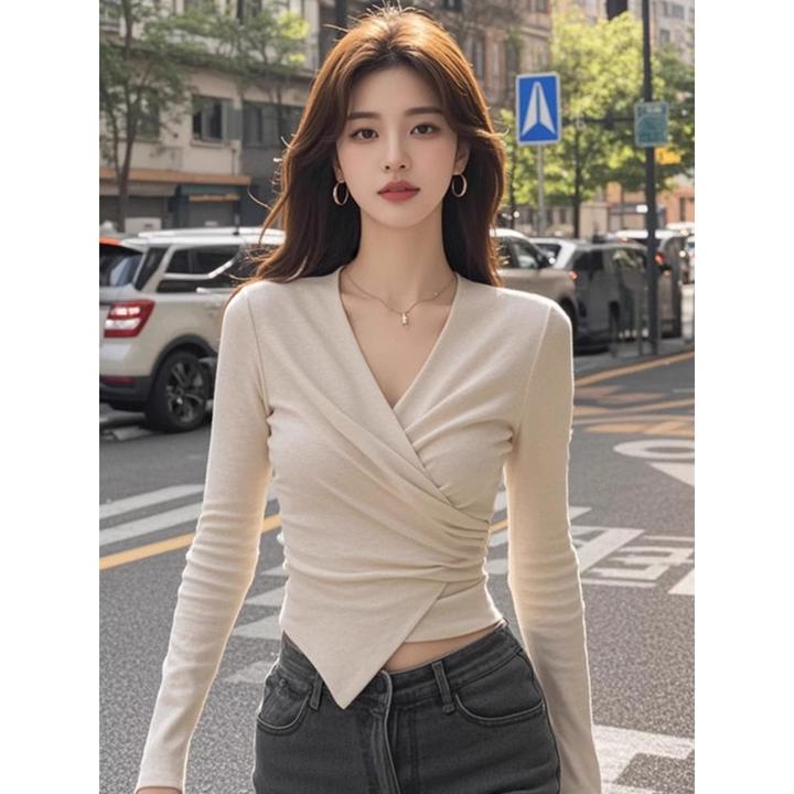 春秋显瘦新款休闲德绒紧身领磨毛加绒小众衫女秋冬洋气杏色