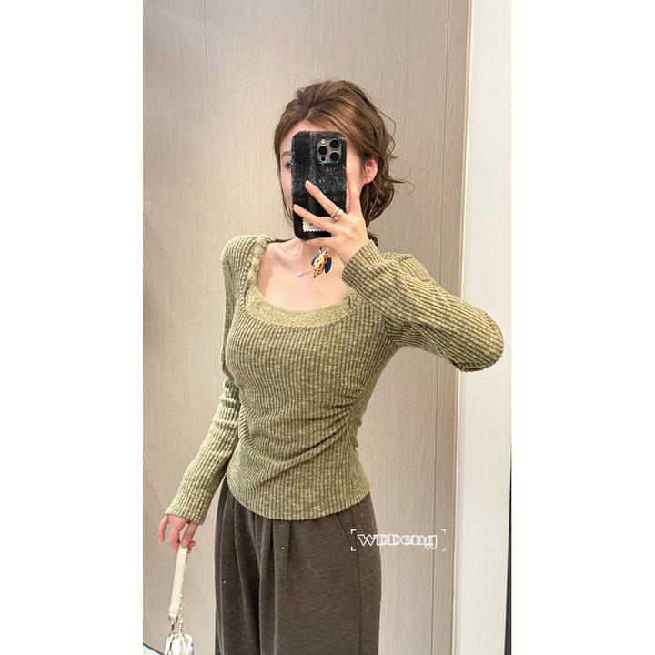 王等等【冬季约定】2025秋冬原创抽褶显瘦设计感针织衫U225Y19168