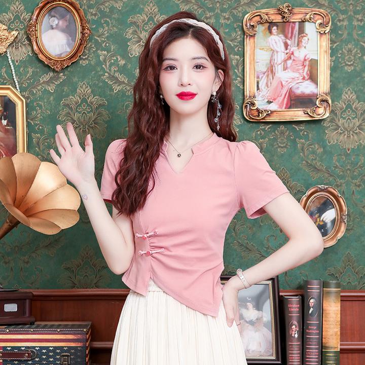 2025夏季新款小众V领短袖t恤女时髦盘扣新中式复古上衣小个子短款
