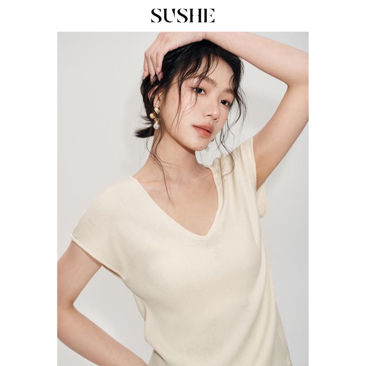 束皙SUSHE浪漫大V领包肩小飞袖针织圆弧摆上衣女夏季短袖