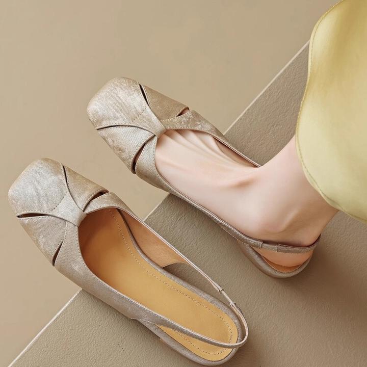 法式高级感镂空包头凉鞋女2025新款夏季真皮平底低跟粗跟复古女鞋