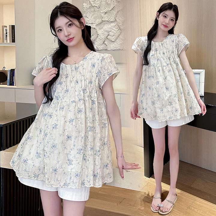 2025新款孕妇装夏季甜美时尚宽松绣花圆领娃娃衫短袖孕妇上衣外穿