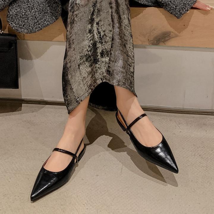 UHCK春野梦露~简约气质尖头浅口后空平底单鞋配裙子法式包头凉鞋