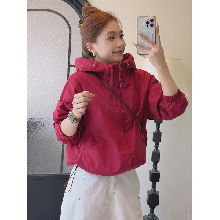 小个子盐系穿搭一整套2025秋季爆款巨好看红色冲锋衣外套两件套装