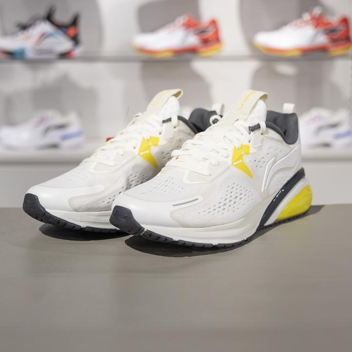 李宁跑步鞋男子2024春季新款轻便网面透气防滑耐磨运动鞋ARSU117