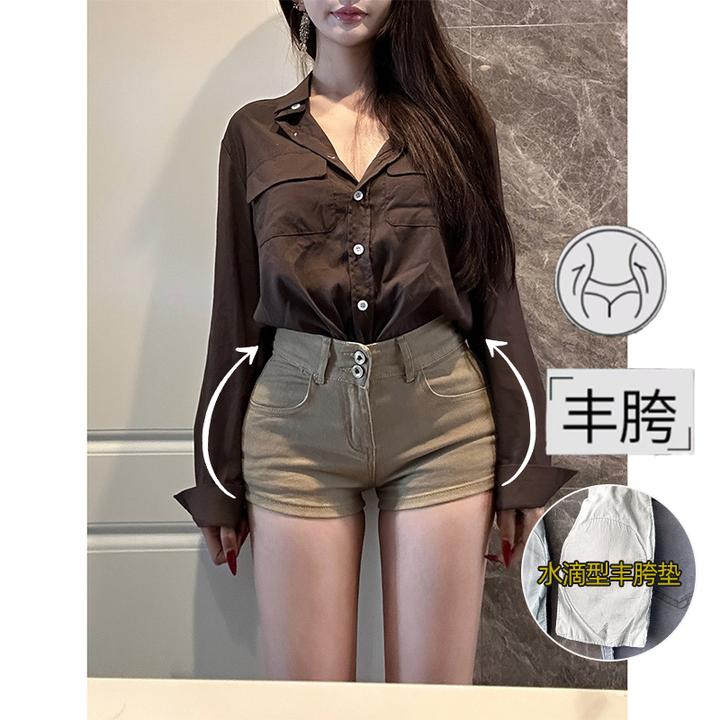 加绒设计感低腰双扣丰胯牛仔短裤女2025冬季新款浅卡其显瘦热裤