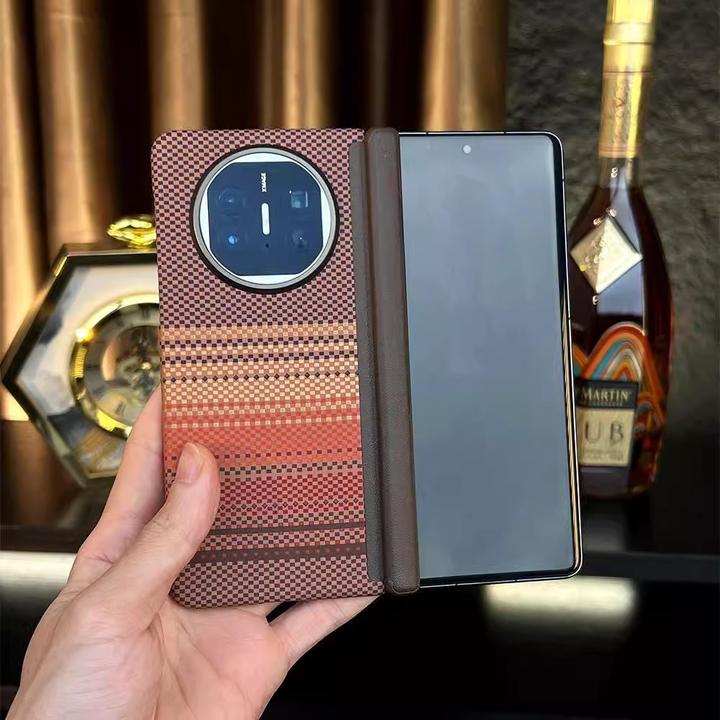 适用华为MateX6新款手机壳磁吸碳纤维纹X5商mateX3皮质中轴后外壳