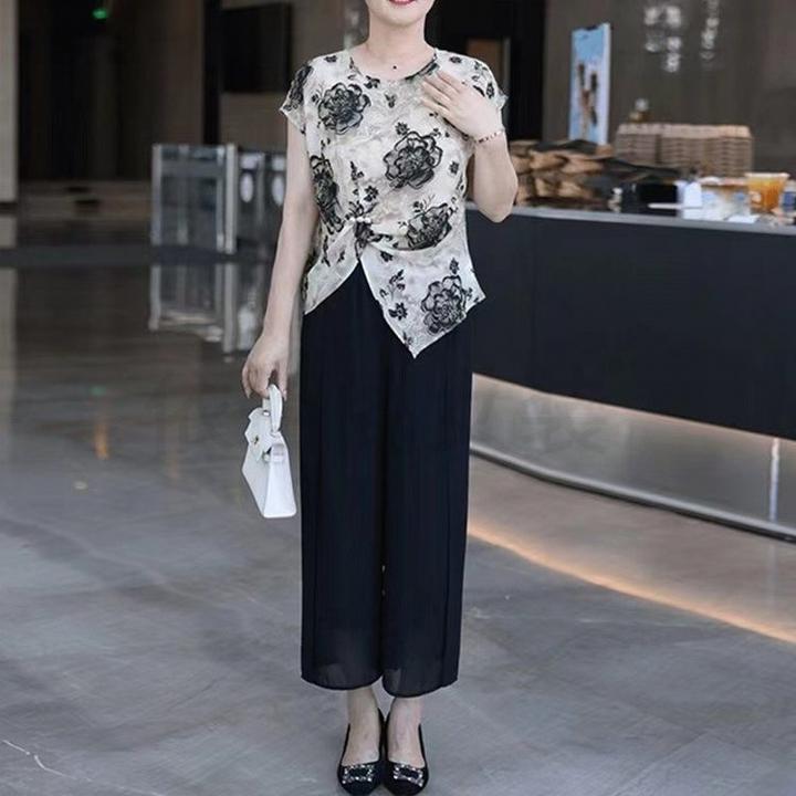 时尚洋气中老年妈妈夏季短袖上衣直筒裤两件套宽松遮肚子碎花休闲