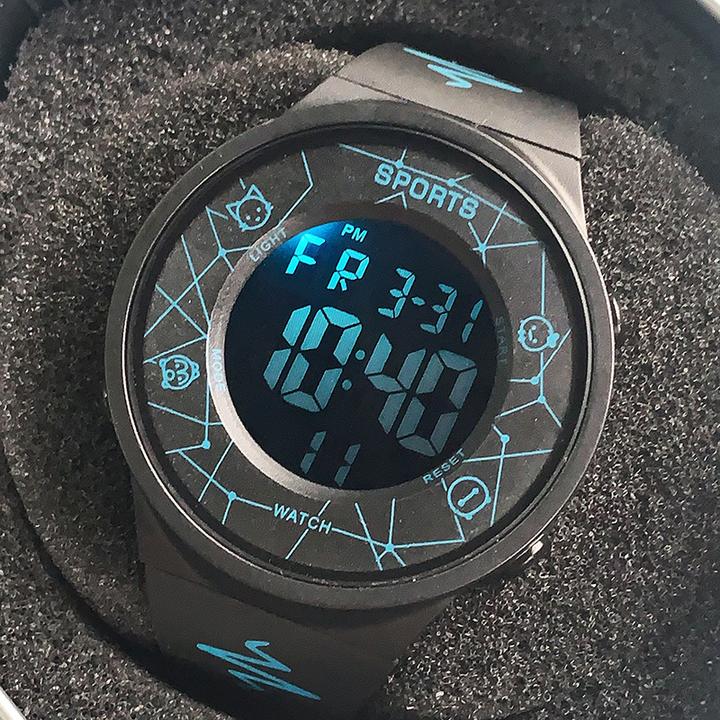 多功能运动电子手表男女初中学生男孩女孩闹钟防水夜光青少年韩版