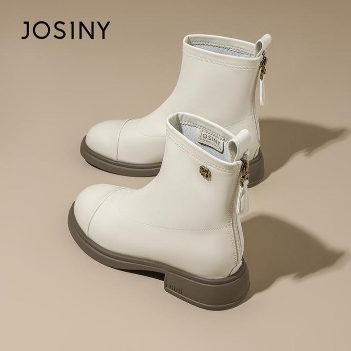 卓诗尼白色瘦瘦靴女款2025秋冬新款短筒软皮靴子英伦风马丁靴短靴