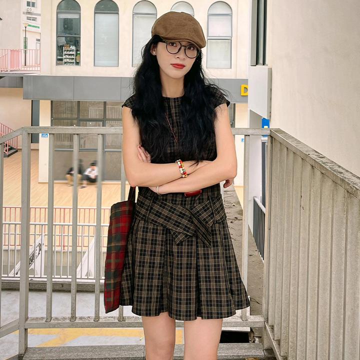 法式复古格子连衣裙子女2025夏季新款小个子气质收腰显瘦百褶短裙