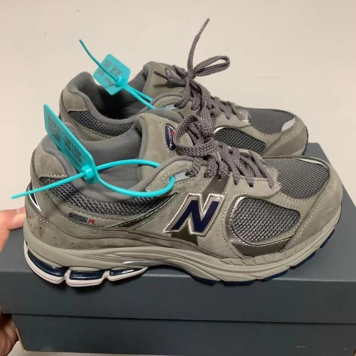 2002r运动鞋男鞋奶油白复古老爹鞋休闲慢跑鞋2025春夏季新款网面