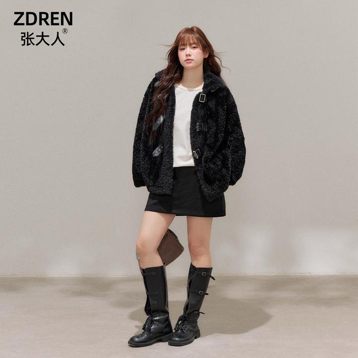 张大人【冬季雪夜】大码女装微胖妹妹甜酷风黑色毛绒扣饰外套半裙