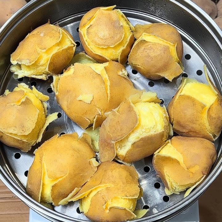 甘肃土豆黄皮黄心2025新鲜现挖5-9斤净重定西当季蔬菜马铃薯洋芋