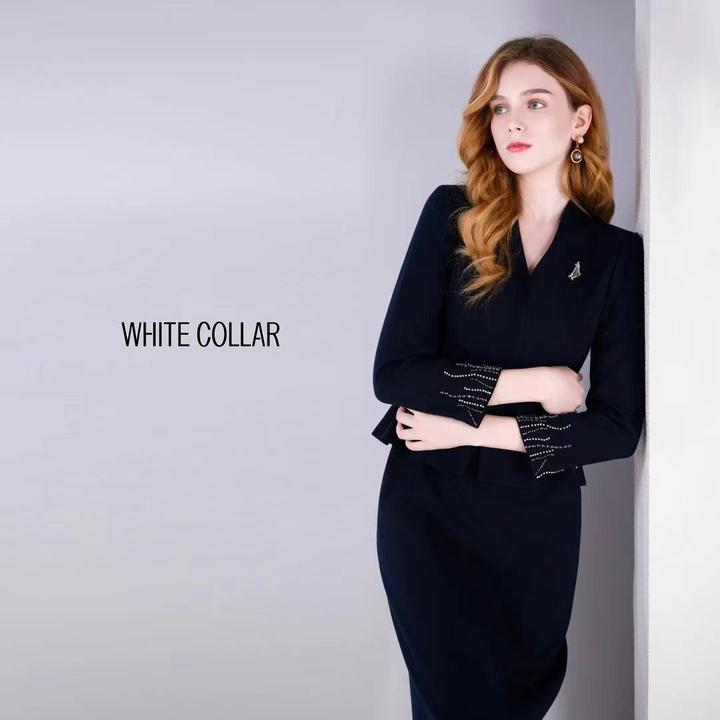 上青爬V领袖口镶钻系腰带假两件长袖礼服连衣裙