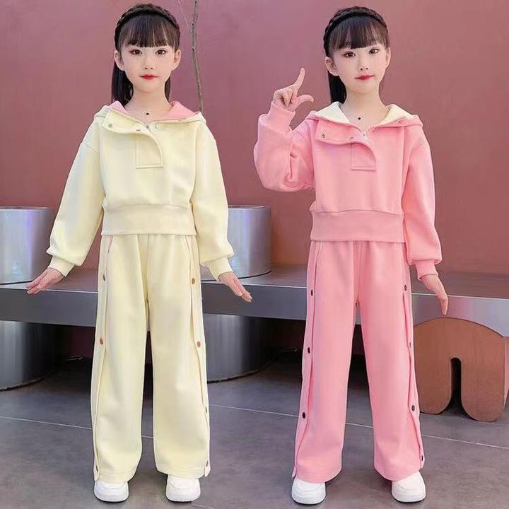 女宝宝卫衣套装洋气2024新款时髦女童春秋运动连帽长袖秋季两件套