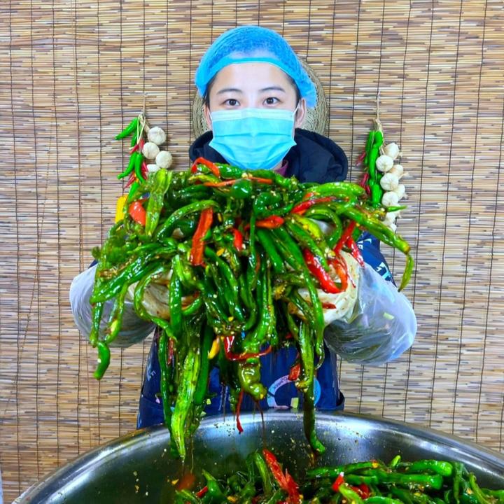 农家家常绿色新鲜食用手工下饭菜口感香辣脆爽腌酱辣椒280克1罐