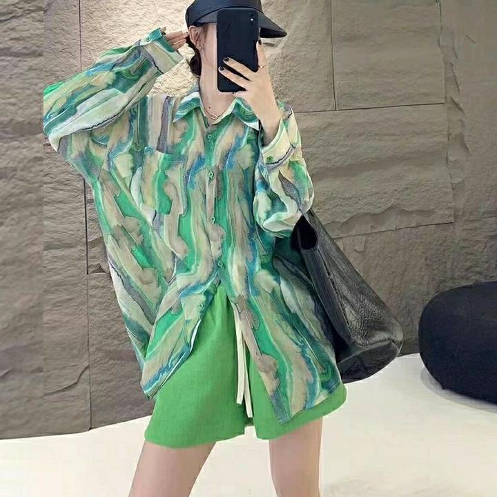 9961绿色印花雪纺上衣女中长衬衫女夏新款宽松显瘦百搭长袖衬衣