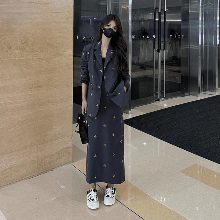 大码时尚西装半身裙套装女2024秋季新款胖mm显瘦刺绣小西服两件套