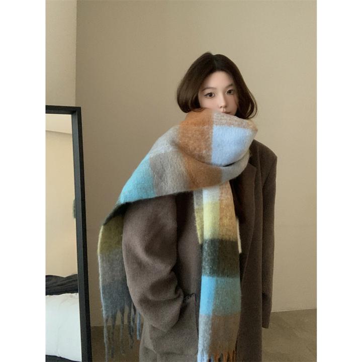 韩系新款彩虹拼色围巾女氛围感格子流苏马海毛披肩加厚围脖情侣款