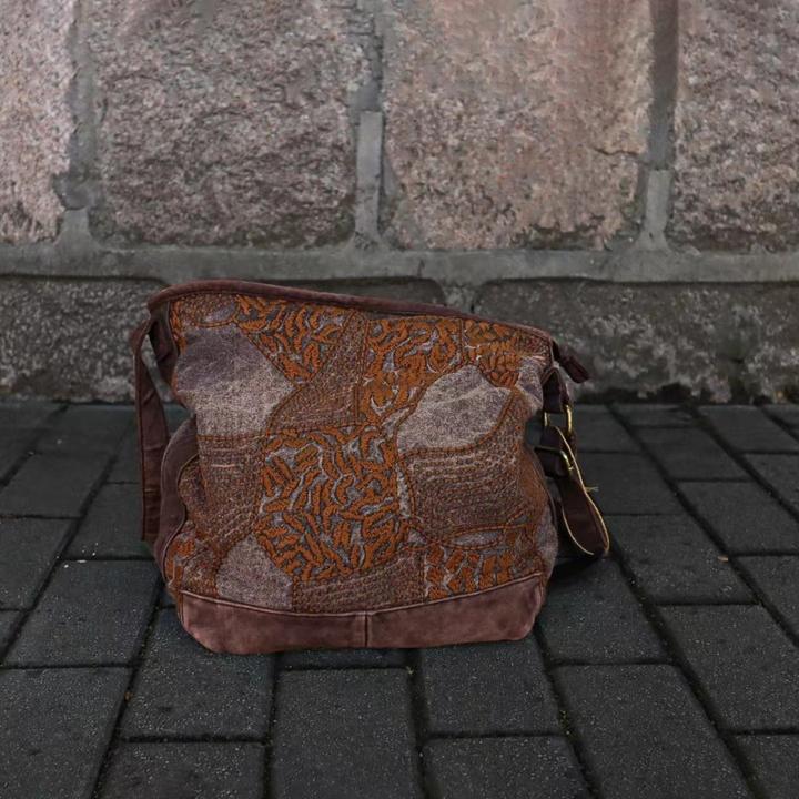 【大漂亮推荐】疯子張做旧款单肩刺绣包#0133以直播间颜色为准