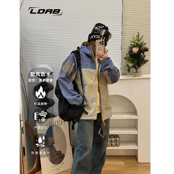 临典LDAB蛇年限定蓝色冲锋衣款外套2025爆款生肖户外登山防风外套