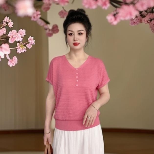夏季时尚洋气百搭薄款凉爽短袖上衣宽松V领大码女装气质显瘦妈妈