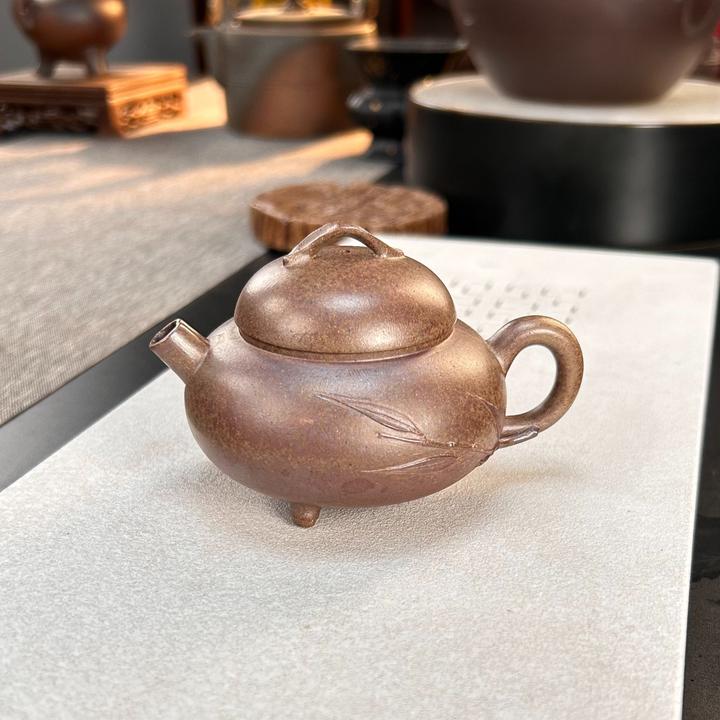 宜兴手工手制精美茶具紫砂 段泥柴烧《三足掌心小壶》90 毫升