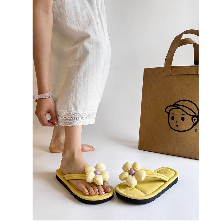 网红可爱平底人字拖鞋女夏外穿2025新款百搭配裙子防滑软底凉拖鞋