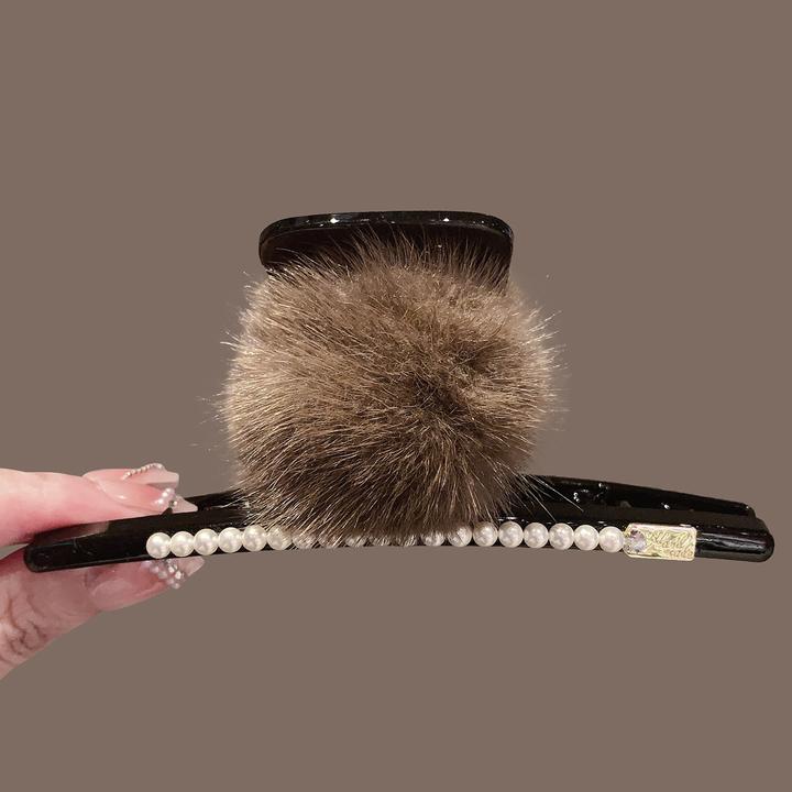 毛球珍珠抓夹女2025新款大号高级感鲨鱼夹后脑勺百搭盘发发夹头饰