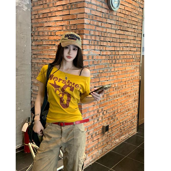 美式辣妹白色斜肩露肩短袖t恤女夏季修身印花百搭设计感新款上衣