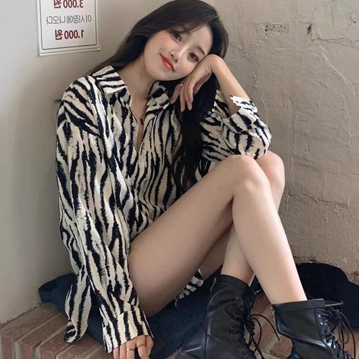 复古斑马纹长袖女设计感众韩版2022年新款百搭潮